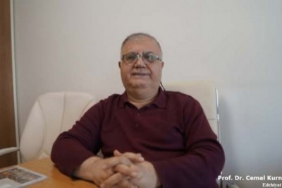 Prof. Dr. Cemal Kurnaz ile Divan Şiirine İçeriden Bakmak - Emrah Aydemir / Cengiz Sarışen